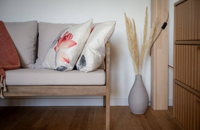 Wabi Sabi Studio next to M1t