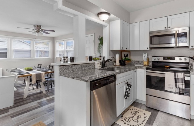 Walk 2 Main Street > 2 Blocks > 5 Comfy Beds > Gorgeous