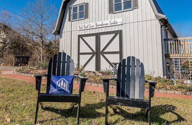 Walk-In King Size Lakefront Suite-Free Daily Tickets-Dog Friendly-Cmty Hot Tub!