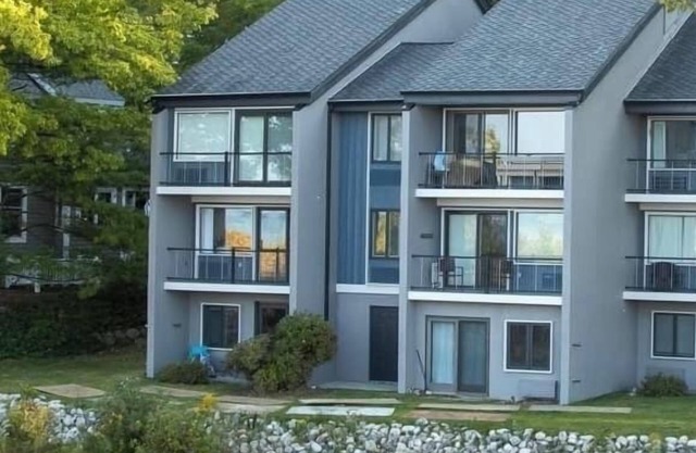 Walk-out Studio Condo On The Beach In The Homestead Resort. Newly remodeled!
