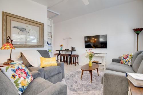 Walk to Beach Dog-Friendly Gem in Cocoa Beach!