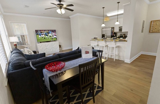 Walk to Campus! Close to The Square!