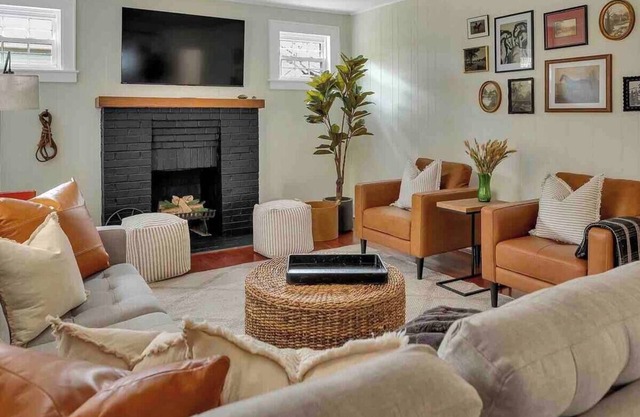 Walk to Downtown! Large Lux Home