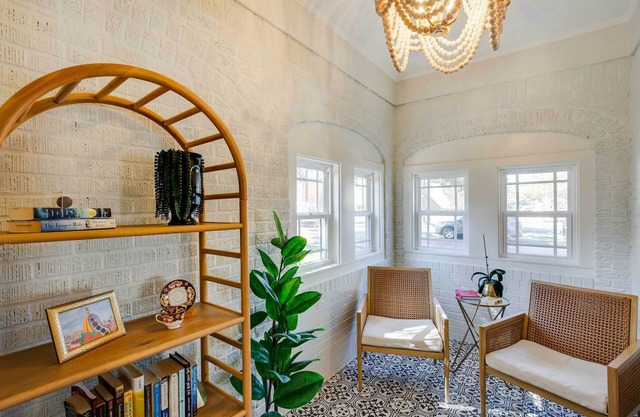Walk to Dtwn: 'tyler Tudor' w/Backyard