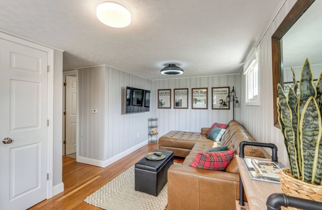 Walk to Edinboro Lake: Home w/Fire Pit!