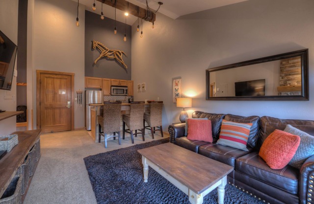 Walk to Lifts! Free Covered Parking, High Ceilings