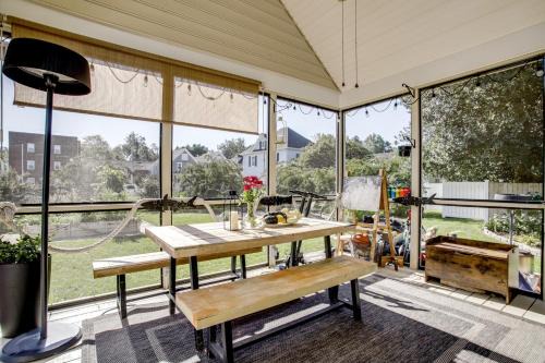 Walk to Marina, Park and Dtwn Cambridge Family Home