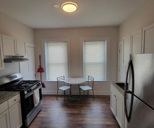 Walk to Niagara Falls 3 Bedrooms 4 Beds