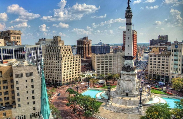 Walk to Nightlife & Attractions