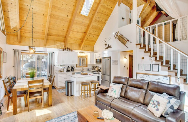 Walk to Snow Summit! Cabin Near Chairlift/Shuttle