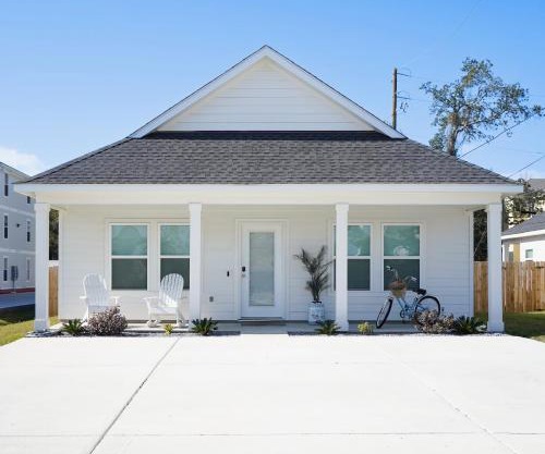 Walk to the beach Comes with two bikes