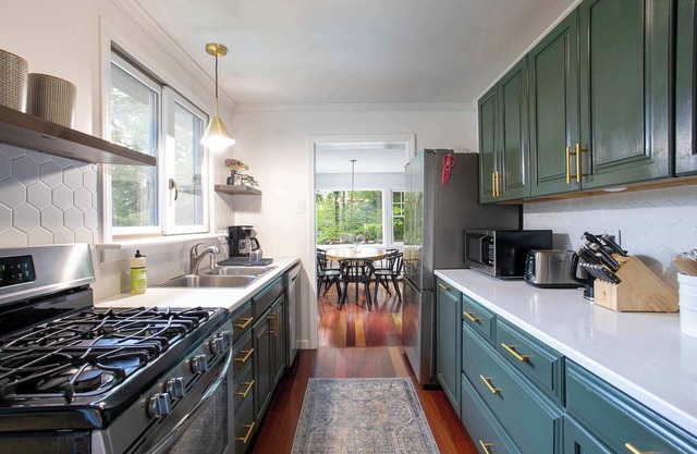 Walk to Town/Lake, ’25 Renovation!