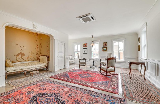 Walkable Main Street Location Spring Grove Apt