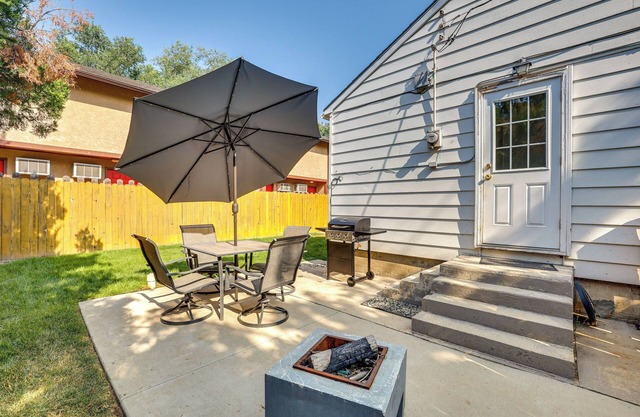 Walkable Townhome in Meridian w/Private Yard!