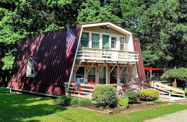 Walking Distance to Klay Winery & Distillery with Hot Tub!