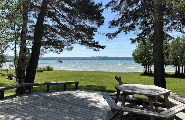 Wander Cottage | Lakefront | Outdoor Shower | Deck