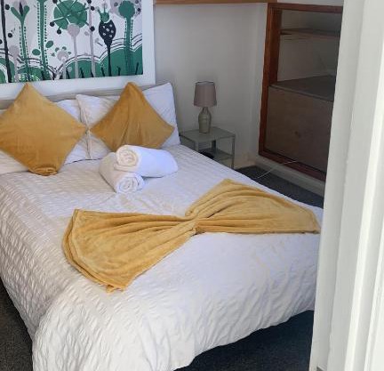 Wandsworth, South London Deluxe King Room 4