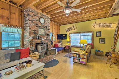 Warm and Inviting Jamaica Cabin with Grill Ski and Hike