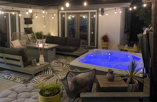 Warm, Family home near the Beach, Pier and Shops