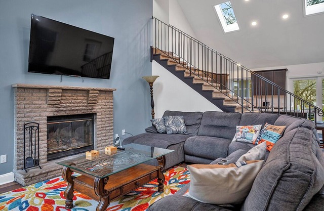 Warm & Welcoming Poconos Getaway - Hot Tub Fireplace