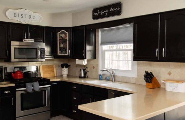 Warm & Welcoming Family Escape with Cozy Amenities