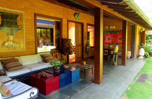 Warmth, charm, leisure and stewardship ! Close to the center of Itaipava.