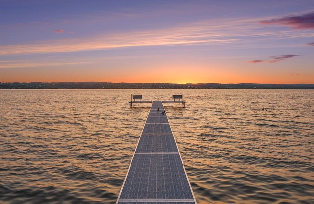 Water Front Rustic Cabin On Lake Leelanau. With Sunset Views. 10 Miles from TC