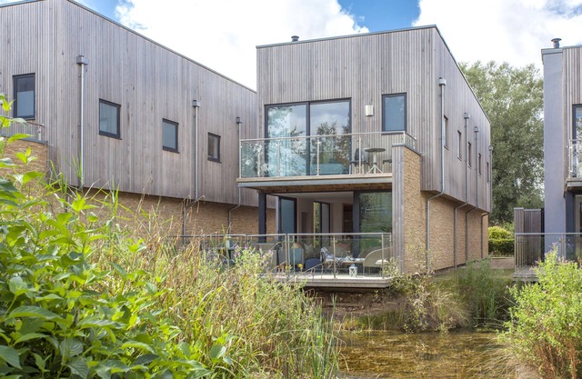 Water Garden 3, Lower Mill Estate 5 bed, roof terrace, sleeps 10, Spa Pool