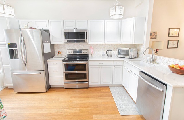 Water's Edge Weekly Rental