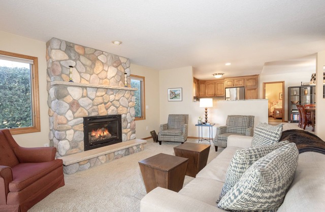 Water Views On Lake Leelanau! Great House for Entertaining. OPEN in WInter. Xmas