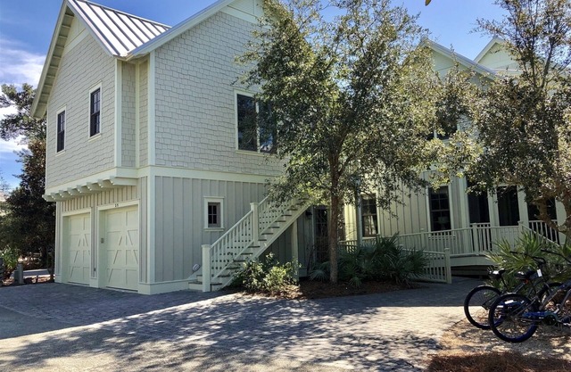 Watercolor Carriage House- King Bd -2 Bikes-300 Yards to Frog Pool/Seasonally Heated