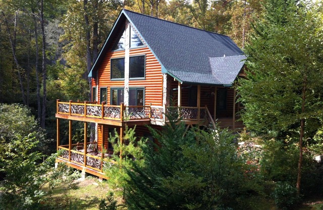 Waterfall and Lakefront, 3-Bedroom, 3B, in Sapphire.