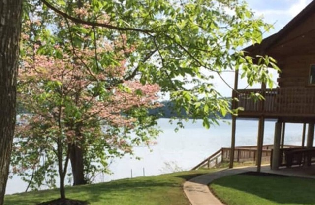 Waterfront Cabin on Ohio River