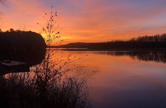 Waterfront cabin with hot tub