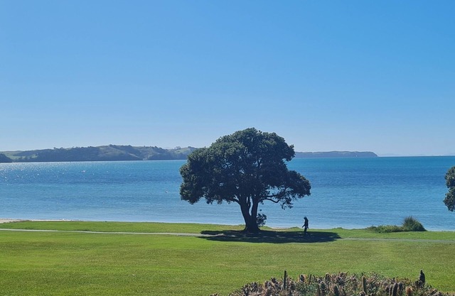 Waterfront Charm - Snells Beach Holiday Home