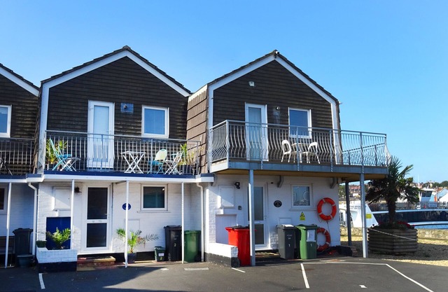 Waterfront Cottage Fantastic Sea & River Medina Views From All Aspects