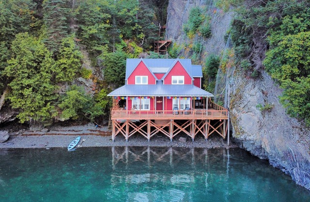 Waterfront Cottage on Kachemak Bay with Breathtaking View