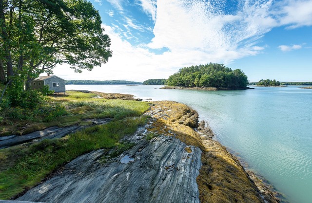 WATERFRONT, deep water dock, secluded property with amazing views and nature