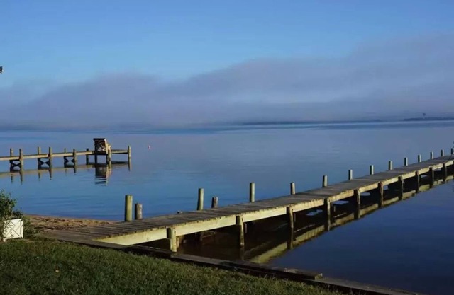 Waterfront Dream on Montague Island near Urbanna