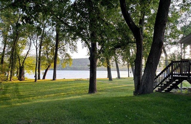Waterfront Goodspeed airport 2-bedroom house with AC, WiFi
