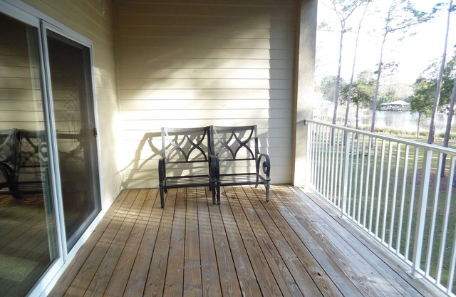 Waterfront - great fishing, peaceful & quiet, yet close to Tanger Outlets & OWA