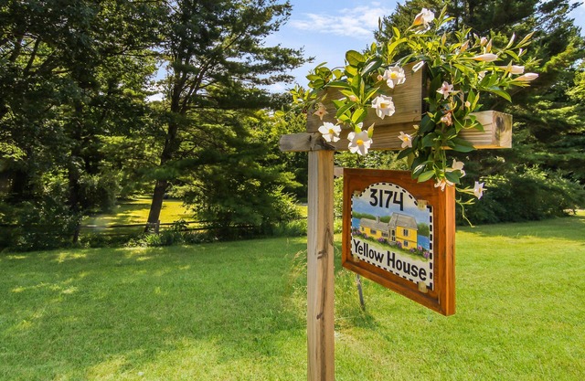 Waterfront Home and Walk to Leland