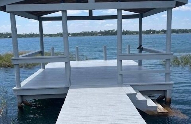 Waterfront home Silver Lake Marianna FL near Blue Springs Rec Park & FL Caverns