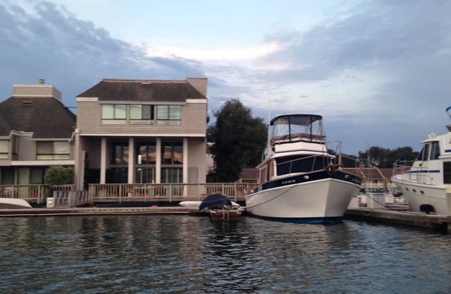 Waterfront in Huntington Harbor! Water enthusiasts dream vacation home.