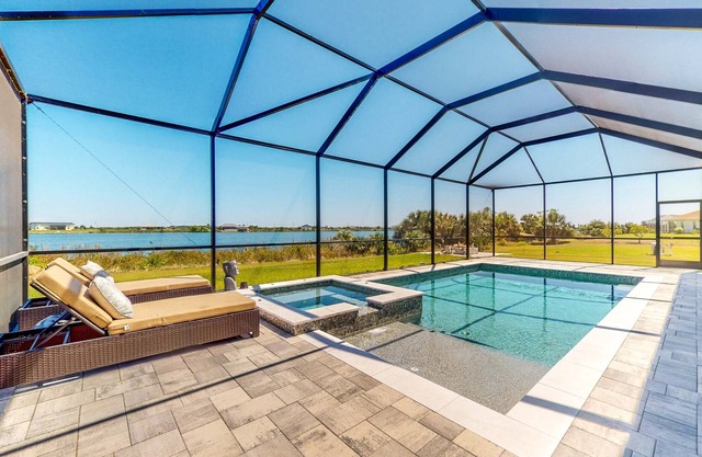 Waterfront Modern Home - Pool & Hot Tub