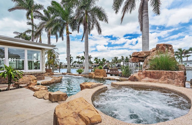 Waterfront Oasis l Near Beach
