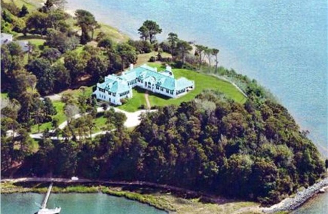 Waterfront. Private beach. Pool. Estate has it all!