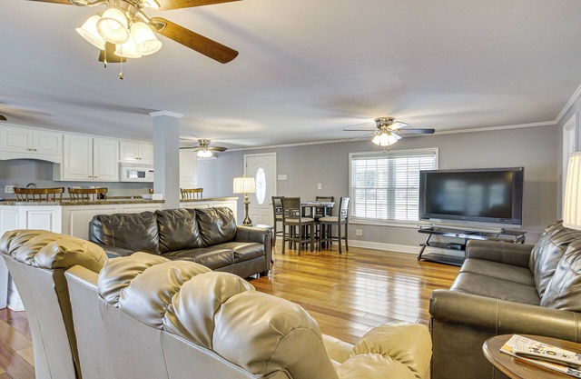 Waterfront Prosperity Home w/Dock: Walk to Marina