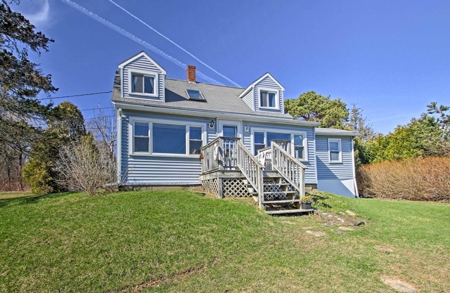 Waterfront Tidal Cove Cottage-Kayak & Views!