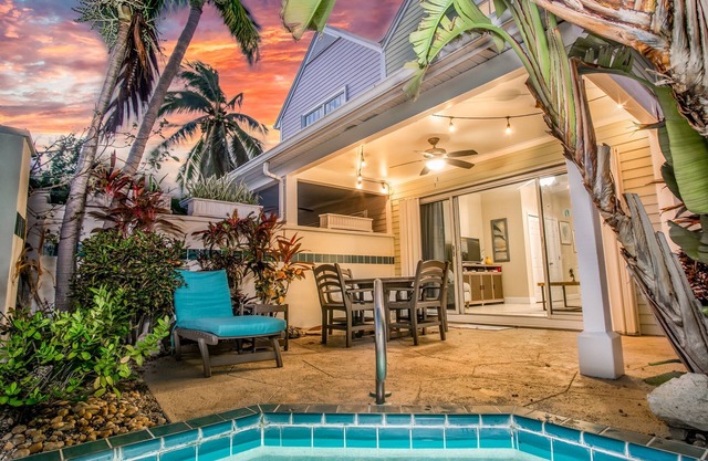 Waterfront Villa in Paradise. Dipping pool. Middle Keys. Soak in the sun